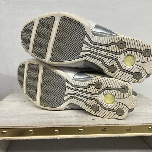 Vintage Nike Shox Revolution Womens Training Shoes Sz 9 Silver White 311233-101 - Picture 12 of 12